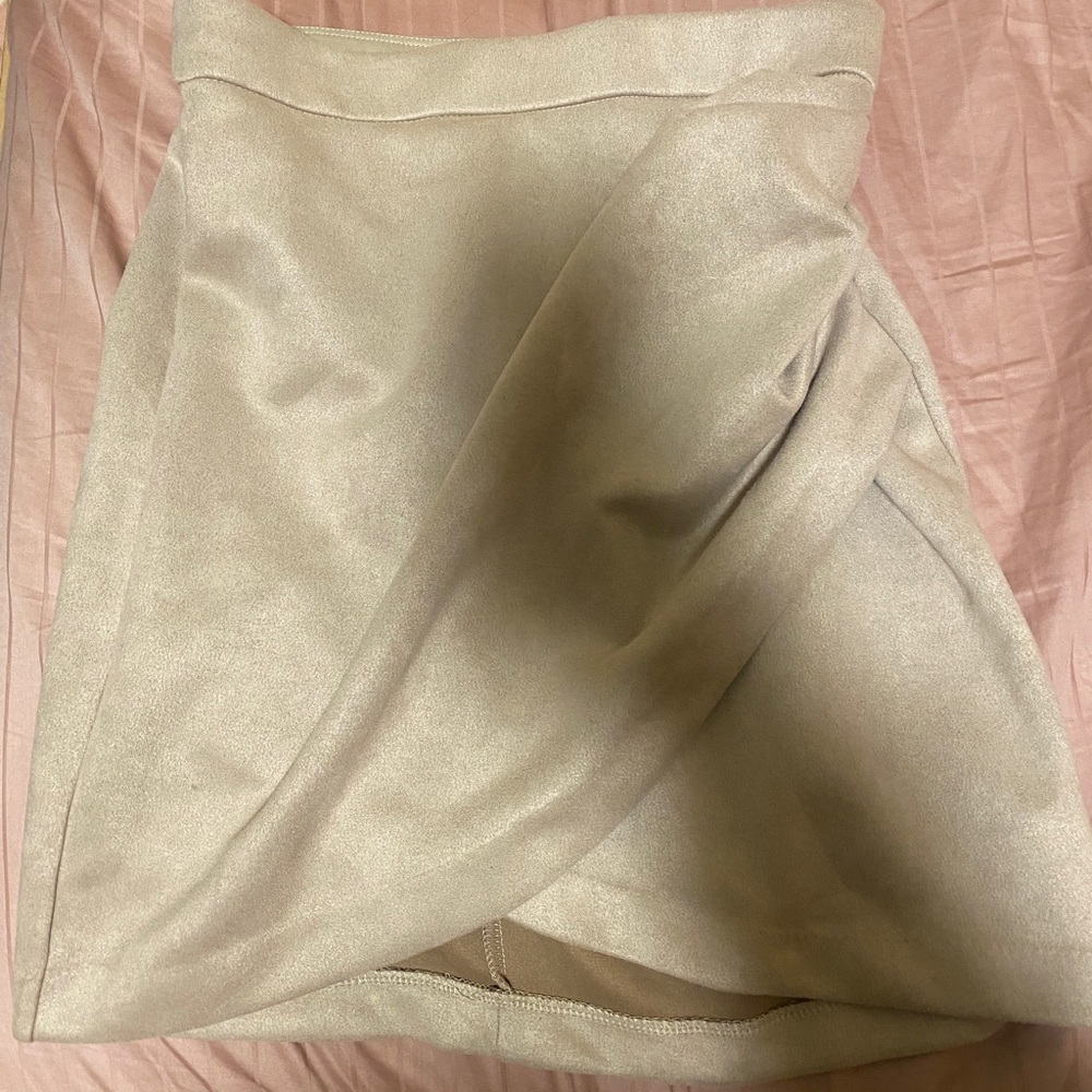 Women’s fitted skirt